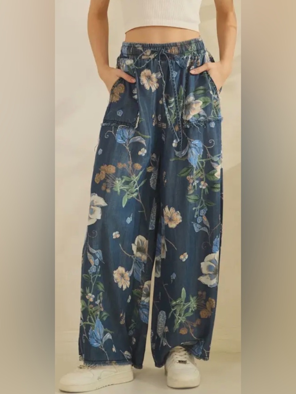 Sage + Fig Botanical Print Wide-Leg Denim Pants